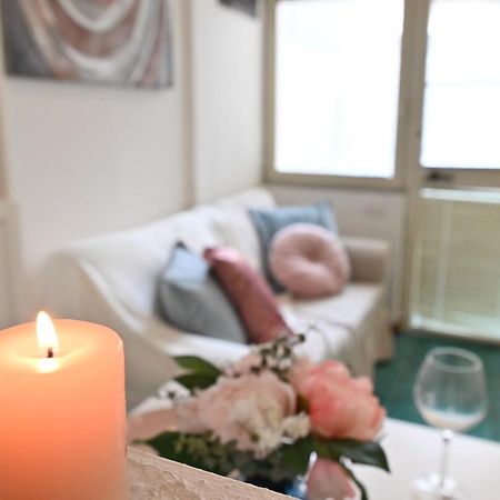 Izzhome City Love Каляри Екстериор снимка